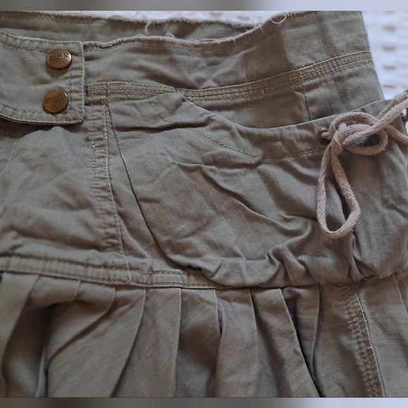 Mini Skirt Very cute Camo Green Skirt - Picture 6 of 8